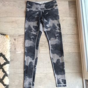 Floral Platoon Grey Wunder Under Leggings